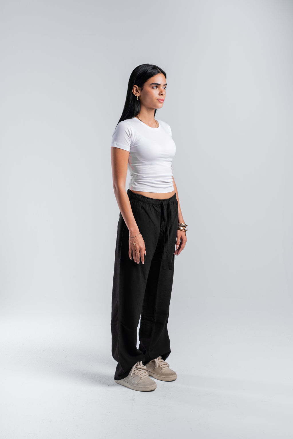 Women Crinkle Trousers in Black