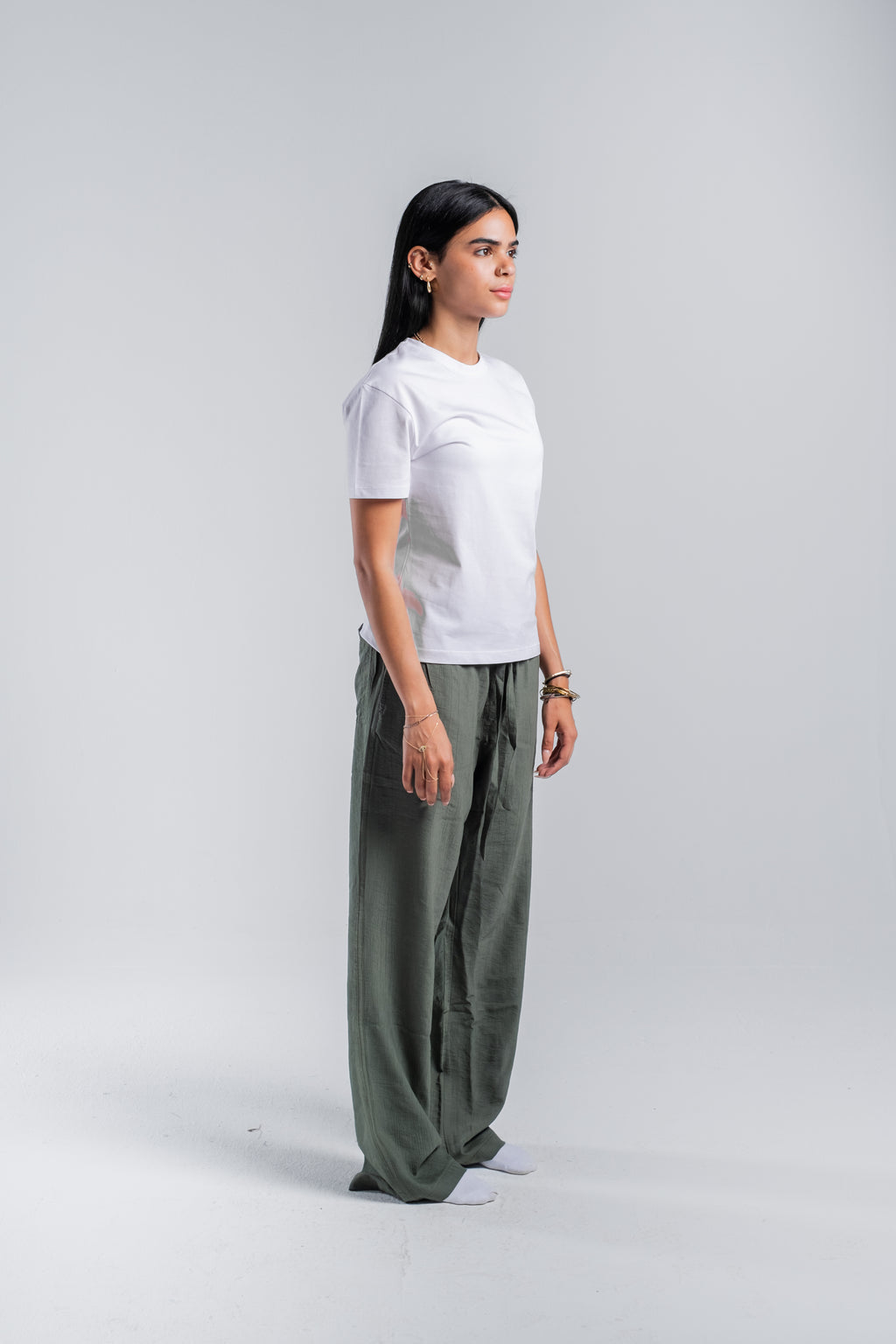 Women Crinkle Trousers in Olive
