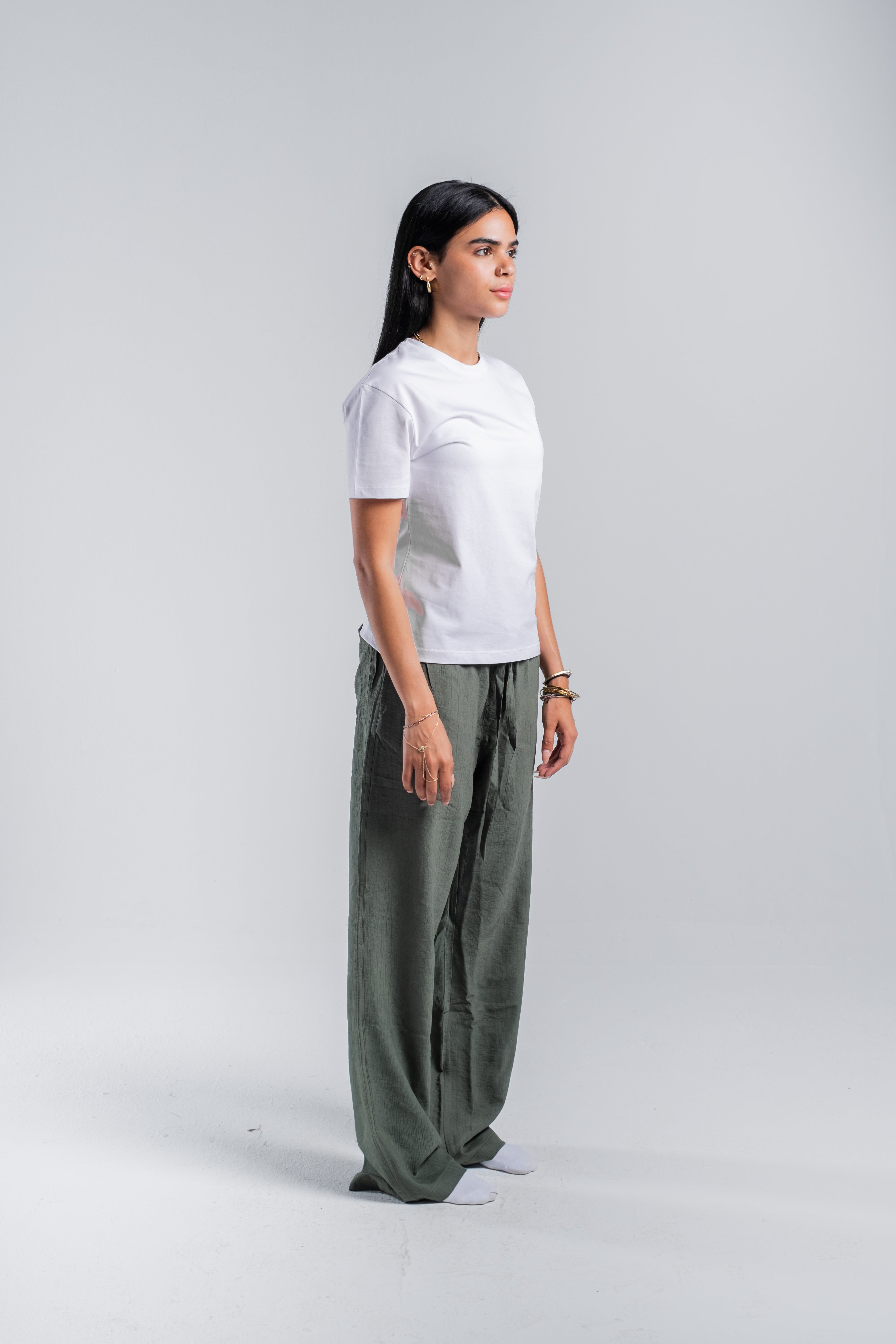Women Crinkle Trousers in Olive