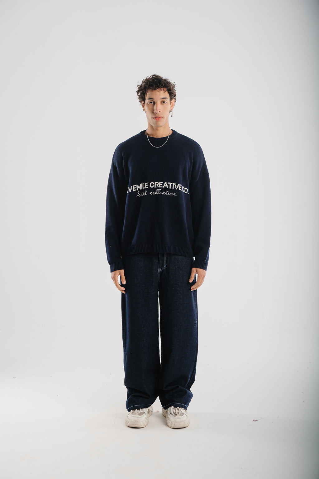 NAVY BLUE KNIT SWEATER