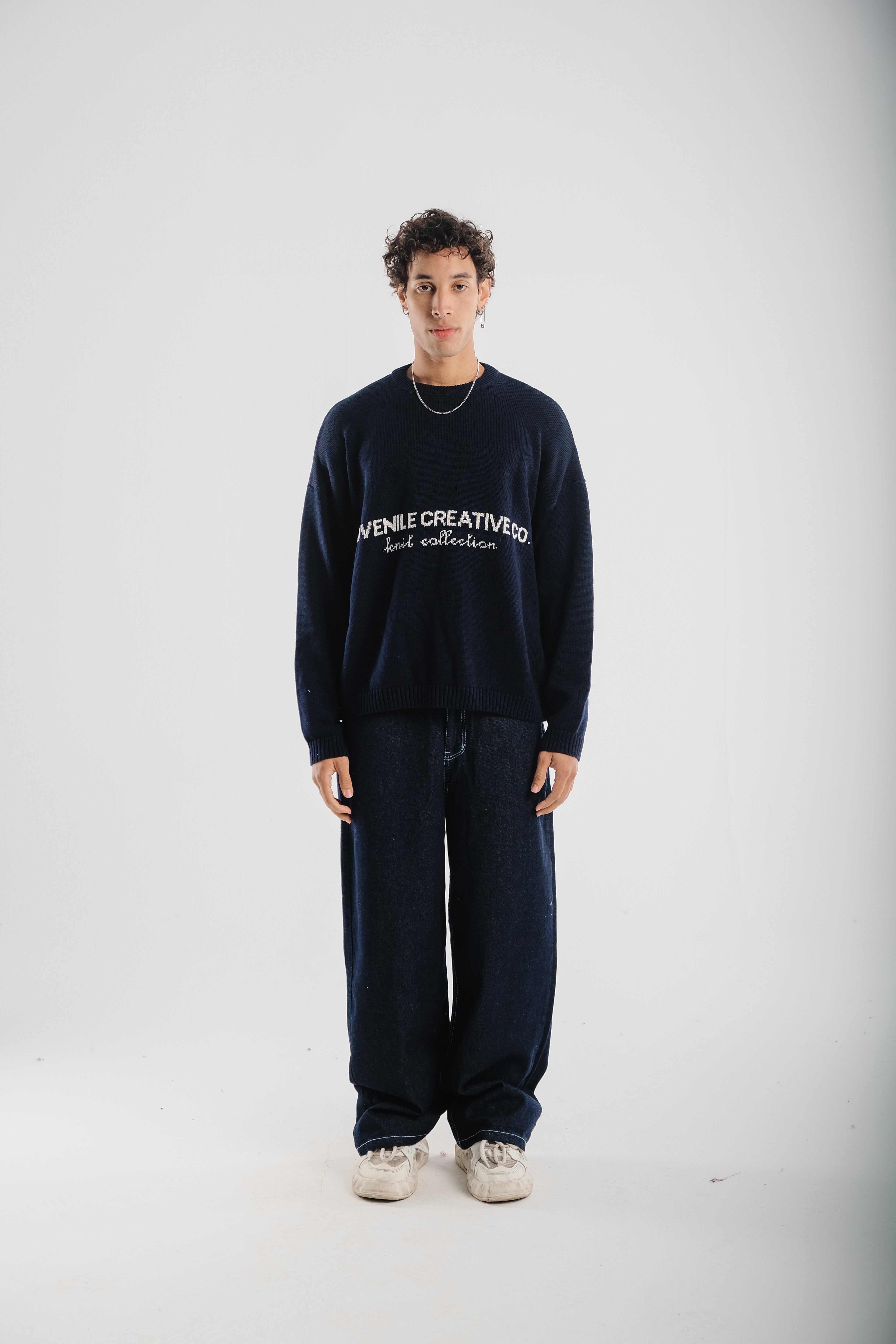 NAVY BLUE KNIT SWEATER