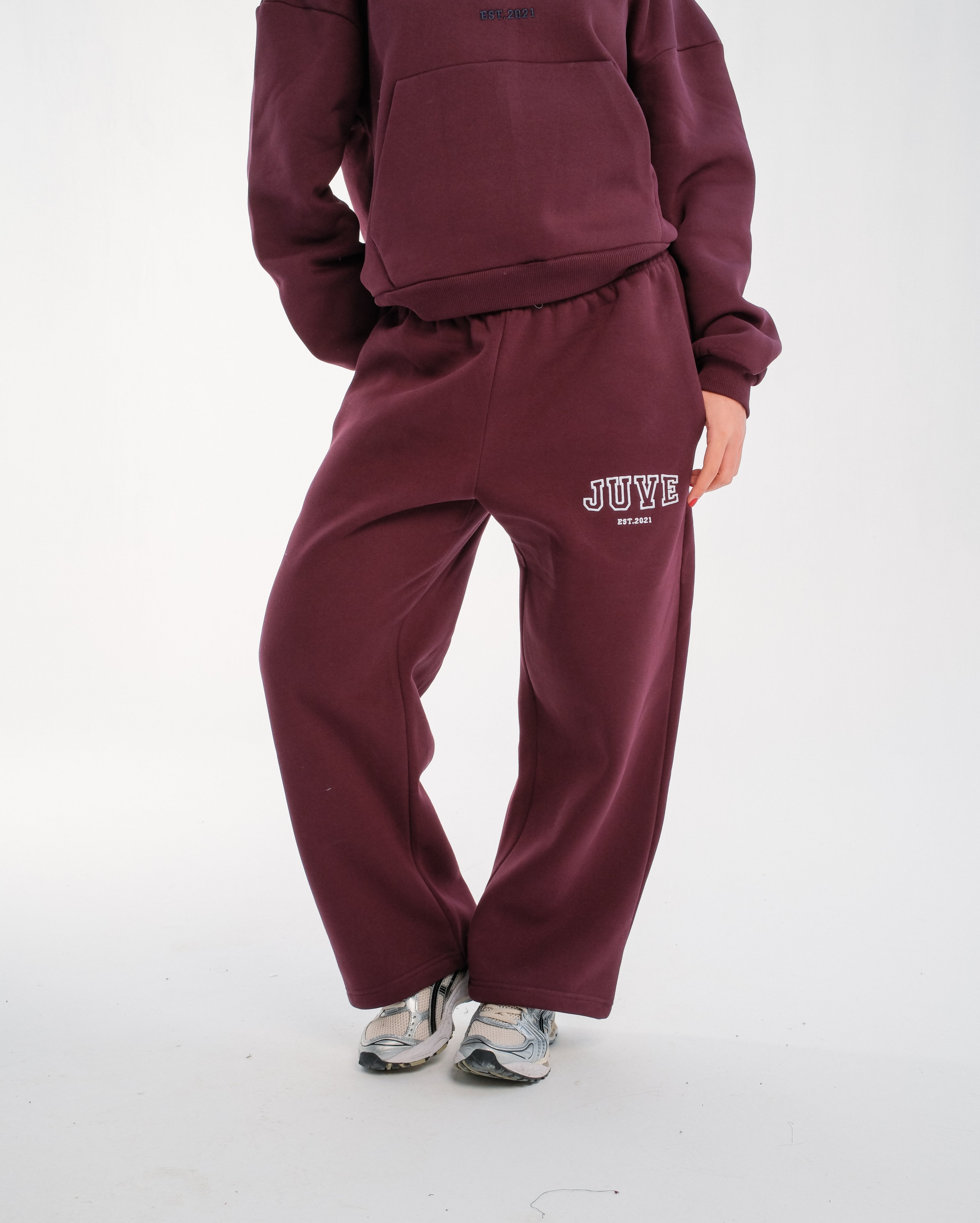 JUVE Signature Sweats in Dark Cherry