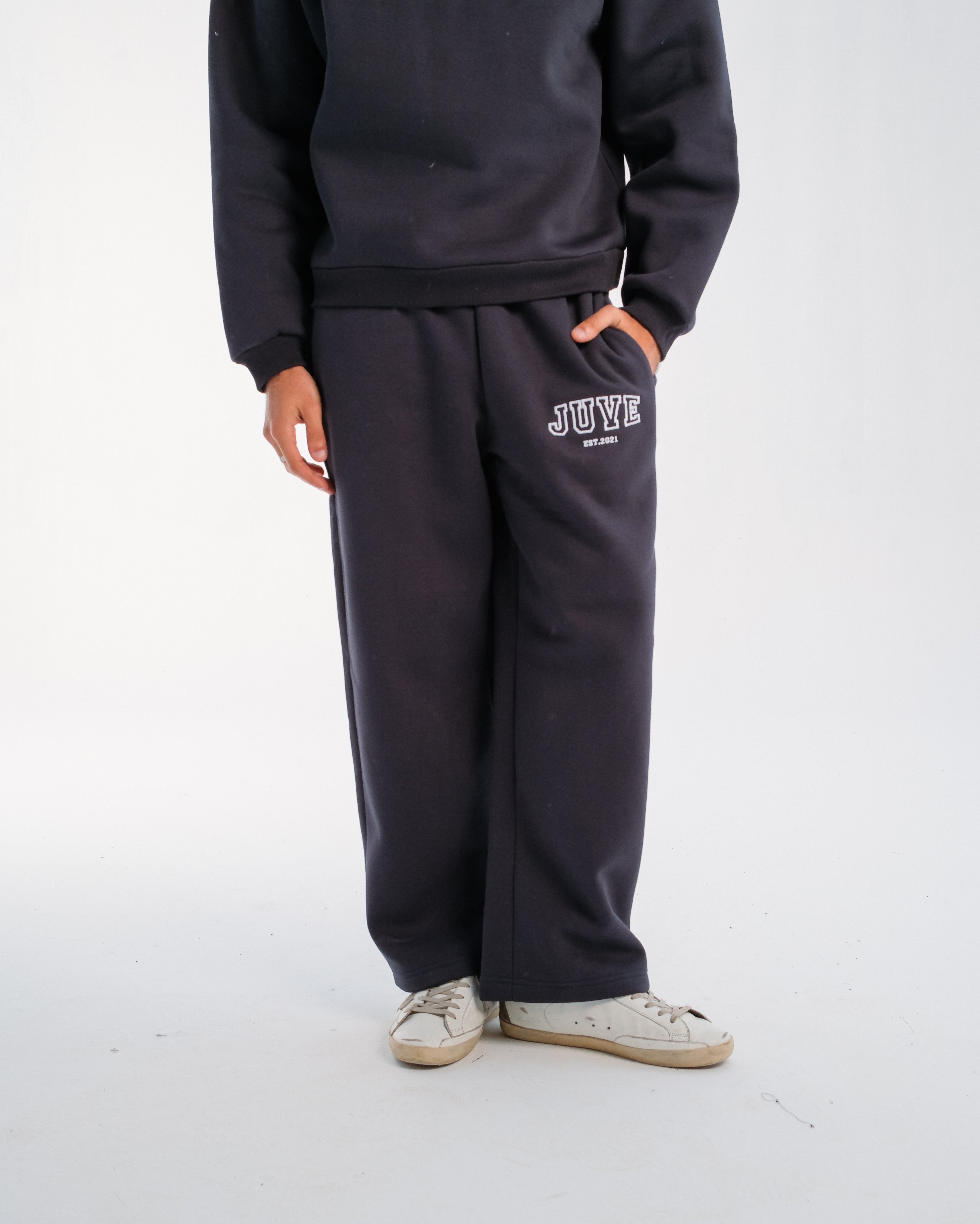 JUVE Signature Sweats in Dark Gray