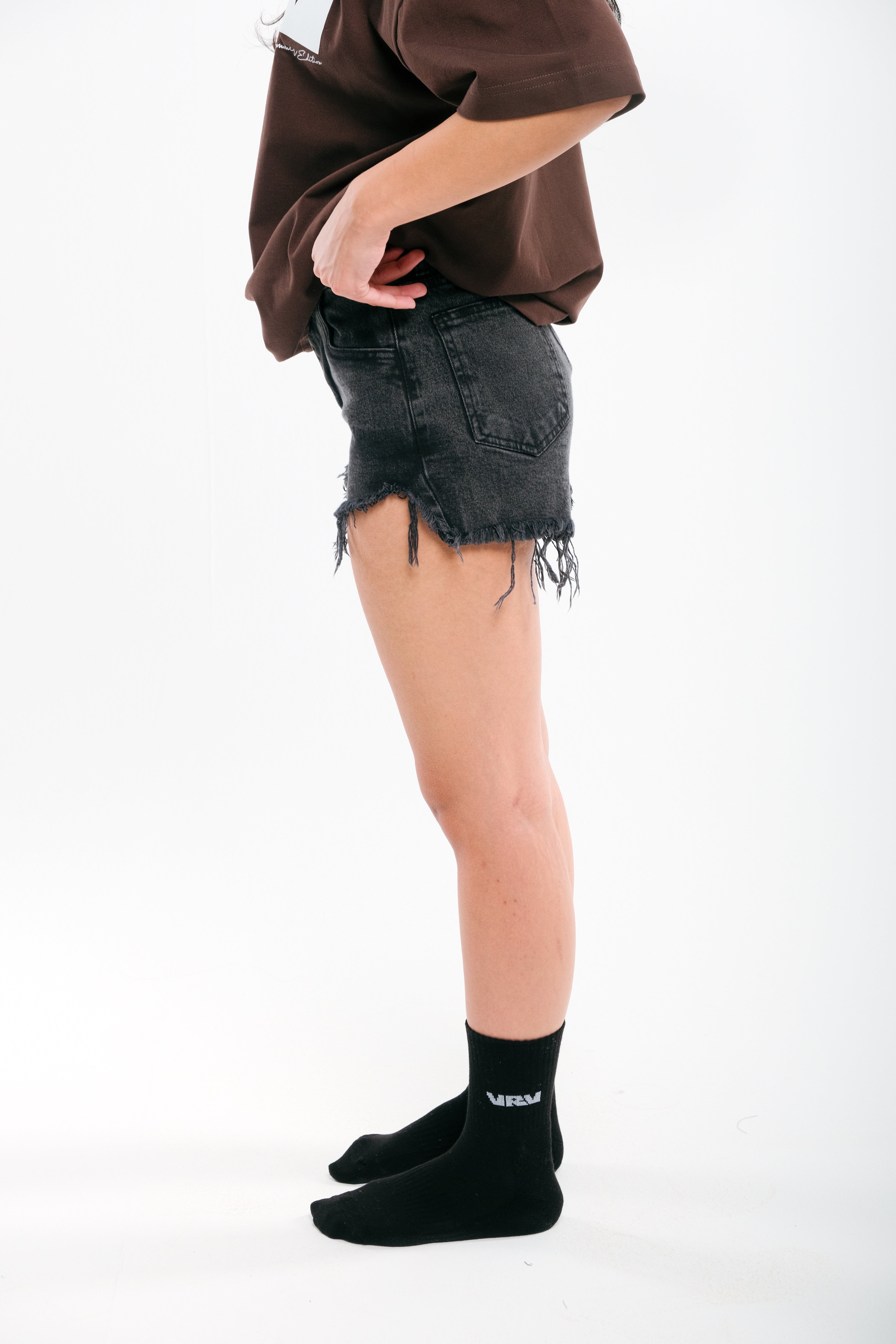 The HOT Denim Short in Washed Black