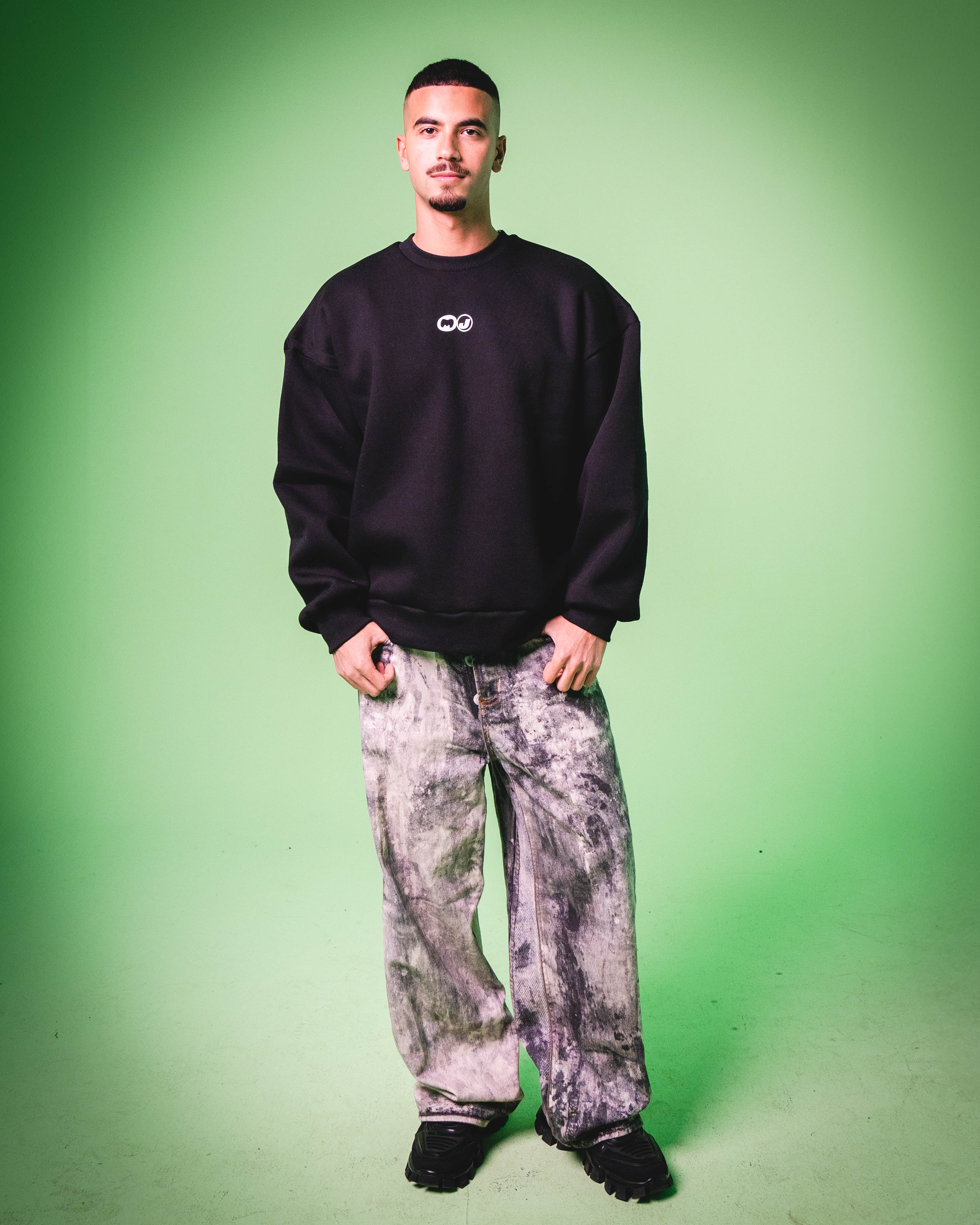 "Balance 0:00" Crewneck in Black